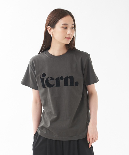 qualite（カリテ）の「fernロゴTシャツ（Tシャツ/カットソー・レディース・ホワイト/ダークグリーン/ベージュ・フリー）」の3枚目の写真