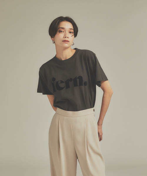 qualite（カリテ）の「fernロゴTシャツ（Tシャツ/カットソー・レディース・ホワイト/ダークグリーン/ベージュ・フリー）」の7枚目の写真