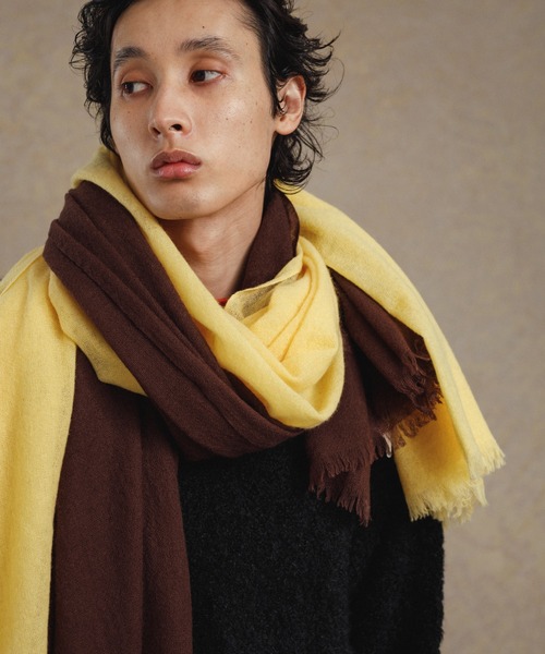 ADAM ET ROPE'（アダムエロペ）の「【WEB限定】カシミア混 ワイド ストール ショール/ユニセックス（ストール/ショール・メンズ・ブラック/ダークブラウン/ブルー/イエロー・FREE）」の17枚目の写真