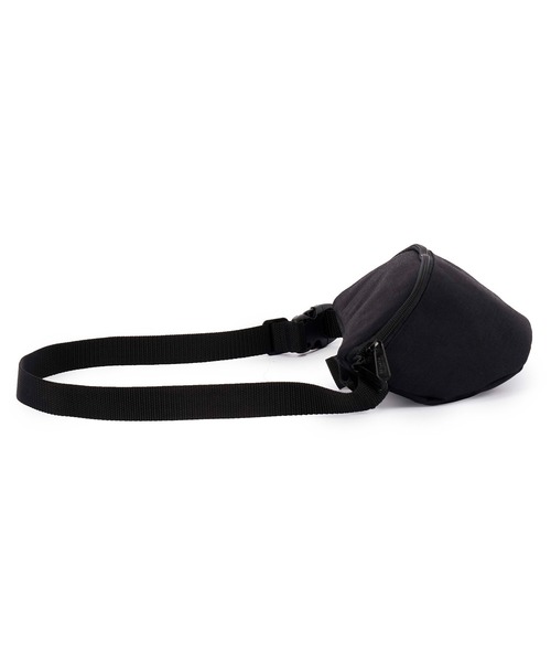 Manhattan Portage（マンハッタンポーテージ）の「Doyers Waist Bag（ボディバッグ/ウエストポーチ・メンズ・ブラック・X-SMALL）」の4枚目の写真