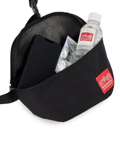 Manhattan Portage（マンハッタンポーテージ）の「Doyers Waist Bag（ボディバッグ/ウエストポーチ・メンズ・ブラック・X-SMALL）」の7枚目の写真