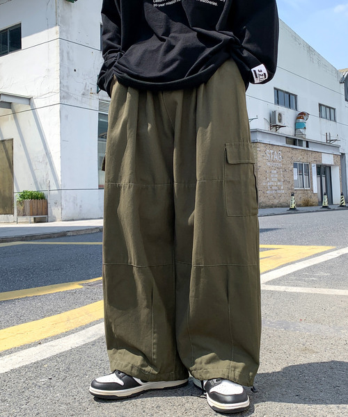 neos（ネオス）の「【neos -addictive design-】ワイドシルエット サイドポケット バルーン パラシュートカーゴ パンツ（カーゴパンツ・メンズ・ベージュ/ブラック/カーキ・MEDIUM/LARGE/X-LARGE）」の4枚目の写真