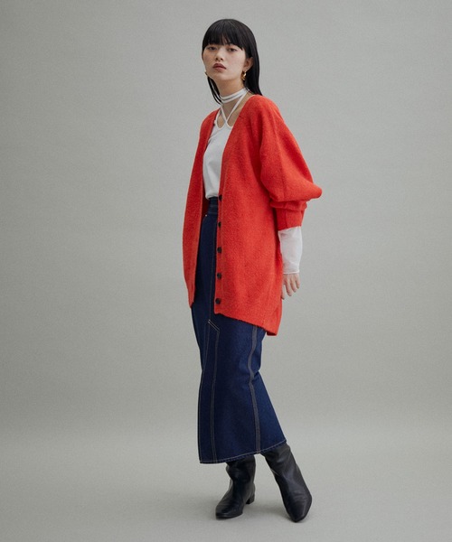 ADAM ET ROPE'(アダムエロペ)の「【一部WEBサイト限定(一部店舗展開あり)】コクーンVネックカーディガン(カーディガン/ボレロ・レディース・ブラック/ライトグレー/サックスブルー/レッド/ピンク・FREE)」の14枚目の写真