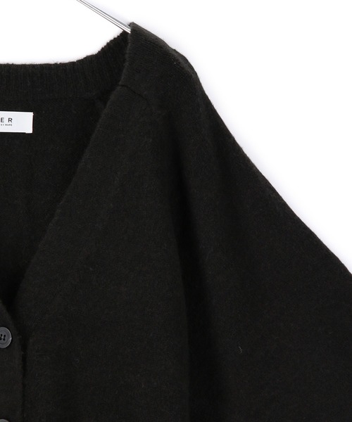ADAM ET ROPE'(アダムエロペ)の「【一部WEBサイト限定(一部店舗展開あり)】コクーンVネックカーディガン(カーディガン/ボレロ・レディース・ブラック/ライトグレー/サックスブルー/レッド/ピンク・FREE)」の9枚目の写真