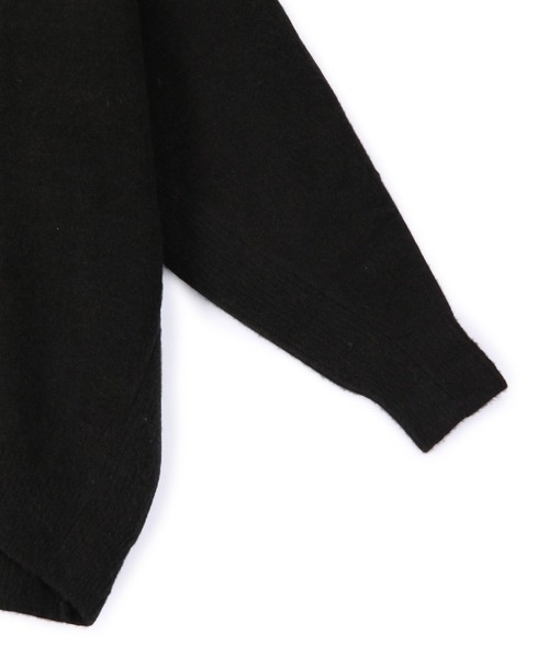 ADAM ET ROPE'(アダムエロペ)の「【一部WEBサイト限定(一部店舗展開あり)】コクーンVネックカーディガン(カーディガン/ボレロ・レディース・ブラック/ライトグレー/サックスブルー/レッド/ピンク・FREE)」の18枚目の写真
