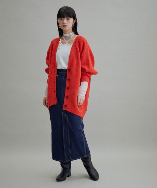 ADAM ET ROPE'(アダムエロペ)の「【一部WEBサイト限定(一部店舗展開あり)】コクーンVネックカーディガン(カーディガン/ボレロ・レディース・ブラック/ライトグレー/サックスブルー/レッド/ピンク・FREE)」の13枚目の写真