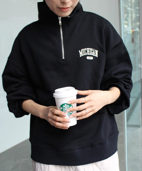 MLI'A（エムリア）の「ハーフZIPロゴスウェット（スウェット・レディース・ブラック/オートミール/ボルドー・M）」の2枚目の写真