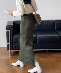 バックスリットリブニットスカート