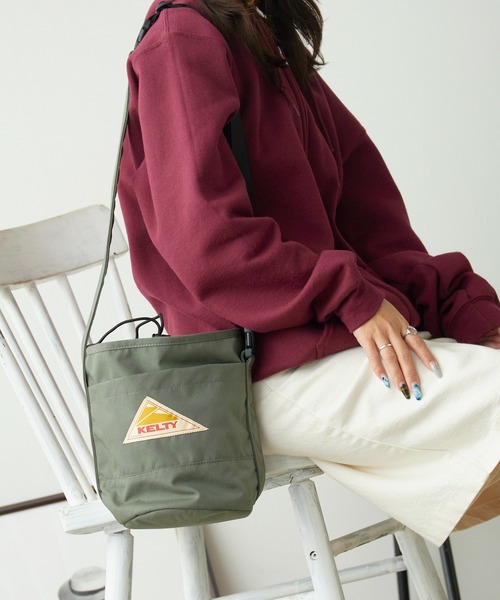 KELTY(ケルティ)の「KELTY/ケルティ ROUND BOTTOM TOTE ブランドロゴ ショルダーバッグ バケツバッグ(ショルダーバッグ・メンズ・ブラウン/ブラック/タン/オリーブ/セージグリーン/モカ/グレー/ネイビー/マスタード・FREE)」の7枚目の写真