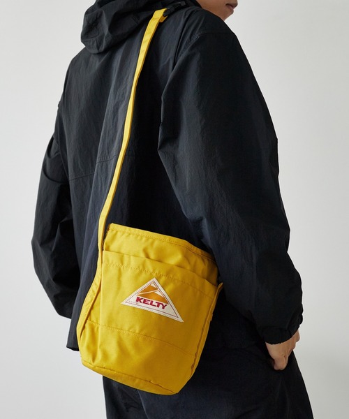 KELTY(ケルティ)の「KELTY/ケルティ ROUND BOTTOM TOTE ブランドロゴ ショルダーバッグ バケツバッグ(ショルダーバッグ・メンズ・ブラウン/ブラック/タン/オリーブ/セージグリーン/モカ/グレー/ネイビー/マスタード・FREE)」の9枚目の写真