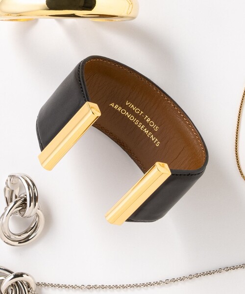 23区（ニジュウサンク）の「【STORY7月号掲載】レザー バングル（バングル/リストバンド・レディース・黄土色系/ブラック系・F）」の2枚目の写真