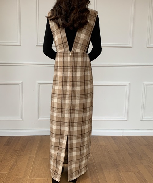 ABITOKYO(アビトーキョー)の「バックスリットチェック柄ロングジャンパースカート(ジャンパースカート・レディース・ネイビー/チャコールグレー/ベージュ・M/L)」の15枚目の写真