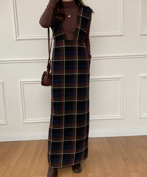 ABITOKYO(アビトーキョー)の「バックスリットチェック柄ロングジャンパースカート(ジャンパースカート・レディース・ネイビー/チャコールグレー/ベージュ・M/L)」の11枚目の写真