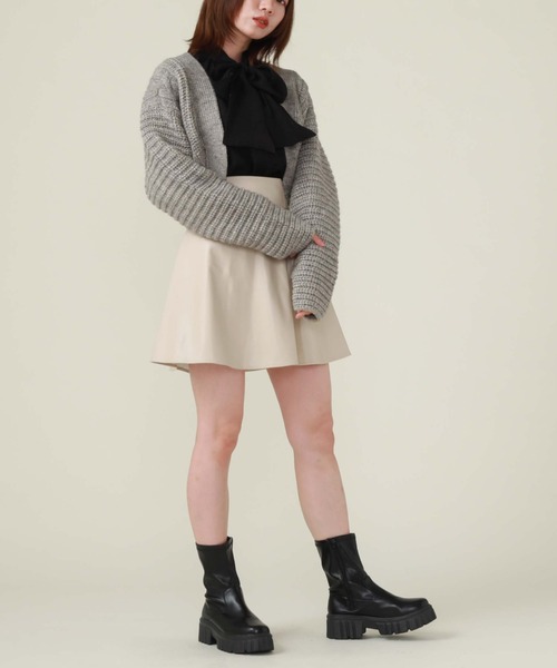 archives(アルシーヴ)の「2WAYボウタイパワショルブラウス(シャツ/ブラウス・レディース・ピンクベージュ/アイボリー/ブラック/ブルー・MEDIUM)」の10枚目の写真