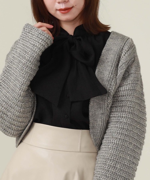 archives(アルシーヴ)の「2WAYボウタイパワショルブラウス(シャツ/ブラウス・レディース・ピンクベージュ/アイボリー/ブラック/ブルー・MEDIUM)」の18枚目の写真