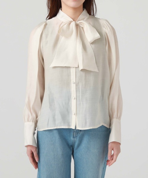 archives(アルシーヴ)の「2WAYボウタイパワショルブラウス(シャツ/ブラウス・レディース・ピンクベージュ/アイボリー/ブラック/ブルー・MEDIUM)」の7枚目の写真