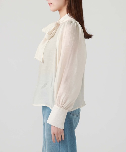 archives(アルシーヴ)の「2WAYボウタイパワショルブラウス(シャツ/ブラウス・レディース・ピンクベージュ/アイボリー/ブラック/ブルー・MEDIUM)」の16枚目の写真