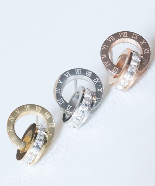 calmila(カルミラ)の「金属アレルギー対応 ローマ数字Wリングステンレスピアス(ピアス(両耳用)・レディース・ピンクゴールド/シルバー/ゴールド・FREE)」の2枚目の写真