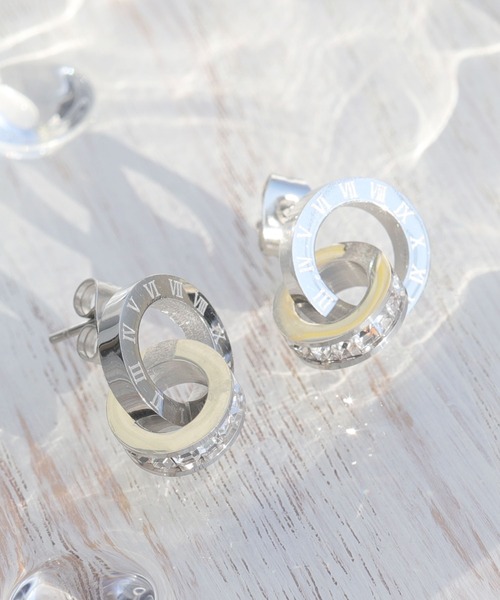 calmila(カルミラ)の「金属アレルギー対応 ローマ数字Wリングステンレスピアス(ピアス(両耳用)・レディース・ピンクゴールド/シルバー/ゴールド・FREE)」の5枚目の写真
