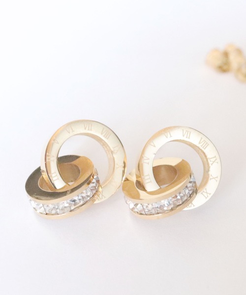 calmila(カルミラ)の「金属アレルギー対応 ローマ数字Wリングステンレスピアス(ピアス(両耳用)・レディース・ピンクゴールド/シルバー/ゴールド・FREE)」の7枚目の写真