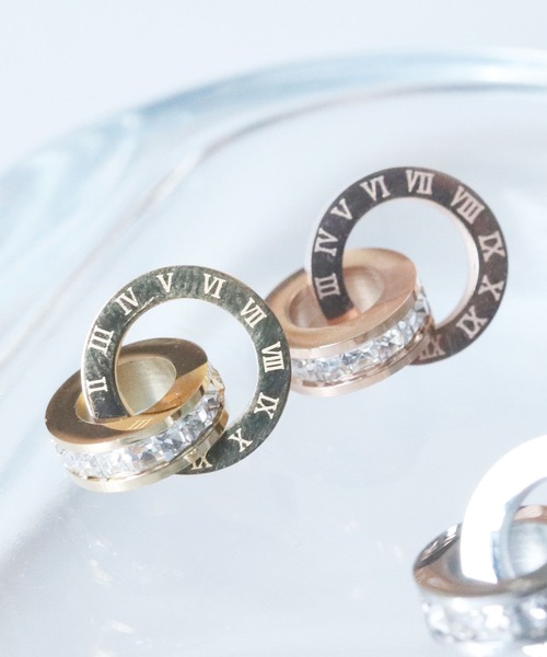 calmila(カルミラ)の「金属アレルギー対応 ローマ数字Wリングステンレスピアス(ピアス(両耳用)・レディース・ピンクゴールド/シルバー/ゴールド・FREE)」の8枚目の写真