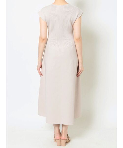 LAGUNAMOON（ラグナムーン）の「ウエストデザインフォルムニットワンピース（ワンピース・レディース・ライトグレー/ブラック/レッド・SMALL/MEDIUM）」の6枚目の写真