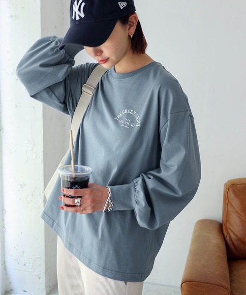 andme（アンドミー）の「ロゴプリントボリューム袖コットン長袖Tシャツ（Tシャツ/カットソー・レディース・チャコールグレー/グレー/オフホワイト/オートミール/スミクロ/ブラウン/ブルー系その他・M）」の7枚目の写真