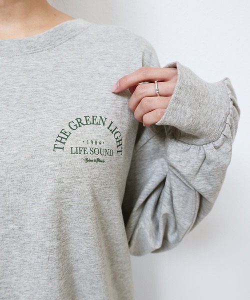 andme（アンドミー）の「ロゴプリントボリューム袖コットン長袖Tシャツ（Tシャツ/カットソー・レディース・チャコールグレー/グレー/オフホワイト/オートミール/スミクロ/ブラウン/ブルー系その他・M）」の12枚目の写真
