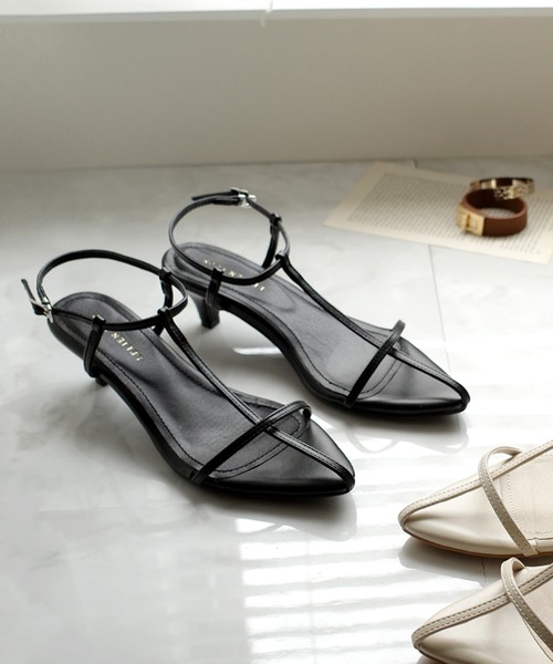 AmiAmi（アミアミ）の「ポインテッドトゥTストラップサンダル（サンダル・レディース・パイソン/ブラック/グレイッシュベージュ/アイボリー・L/LL/M/S）」の11枚目の写真