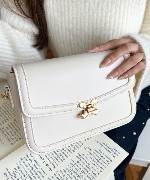 moment+(モーメントプラス)の「【累計販売枚数1万枚突破!】フェイクレザー&モノグラム/キャンバスショルダーバッグ(ショルダーバッグ・レディース・キャメル/ブラック/ブラック系その他/ブラック系その他2/ブラウン/ブラック系その他3/アイボリー/ブラウン系その他・FREE)」の15枚目の写真