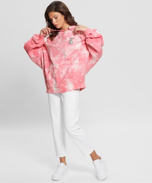 Guess(ゲス)の「GUESS X BRANDALISED(R) WITH GRAFFITI BY BANKSY Martini Mick Hoodie(パーカー・レディース・ピンク・ONE SIZE)」の5枚目の写真
