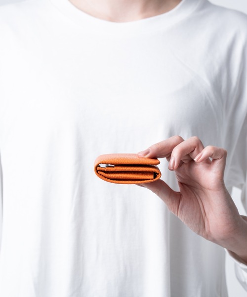 MURA(ムラ)の「イタリアン/フルグレイン シュリンク レザー 大容量 名刺入れ(名刺入れ・レディース・イエロー/オレンジ/ブルー/グリーン/ブラック・FREE)」の9枚目の写真