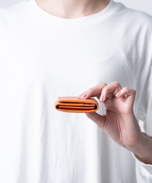 MURA(ムラ)の「イタリアン/フルグレイン シュリンク レザー 大容量 名刺入れ(名刺入れ・レディース・イエロー/オレンジ/ブルー/グリーン/ブラック・FREE)」の10枚目の写真