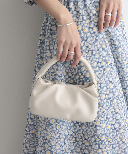 fredy emue（フレディエミュ）の「ワンハンドルギャザー2wayバッグ（トートバッグ・レディース・オフホワイト/ブラック/オレンジ・FREE）」の8枚目の写真