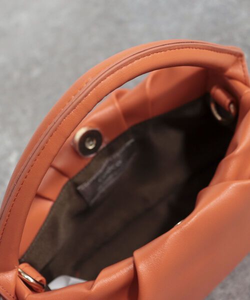 fredy emue（フレディエミュ）の「ワンハンドルギャザー2wayバッグ（トートバッグ・レディース・オフホワイト/ブラック/オレンジ・FREE）」の19枚目の写真