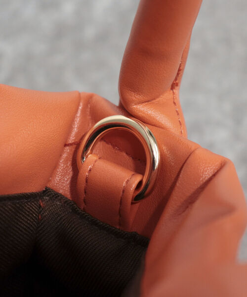 fredy emue（フレディエミュ）の「ワンハンドルギャザー2wayバッグ（トートバッグ・レディース・オフホワイト/ブラック/オレンジ・FREE）」の20枚目の写真