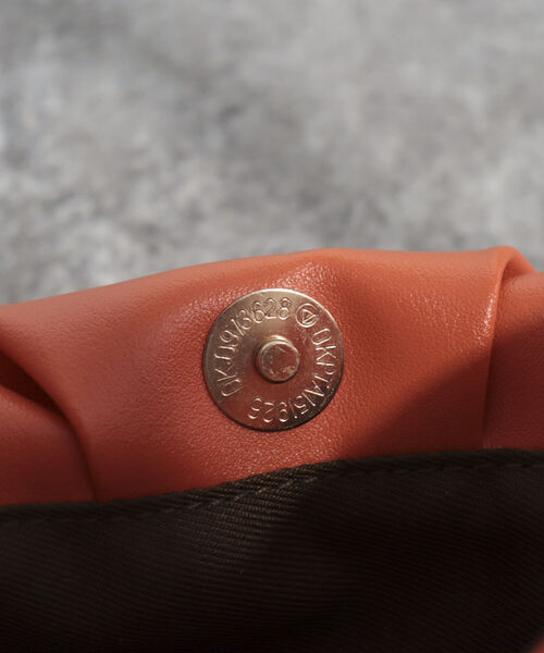 fredy emue（フレディエミュ）の「ワンハンドルギャザー2wayバッグ（トートバッグ・レディース・オフホワイト/ブラック/オレンジ・FREE）」の21枚目の写真