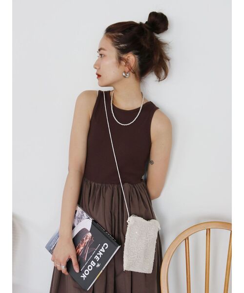 Ungrid（アングリッド）の「スパンコールショルダーバッグ（ショルダーバッグ・レディース・オフホワイト/ブラック・FREE）」の13枚目の写真