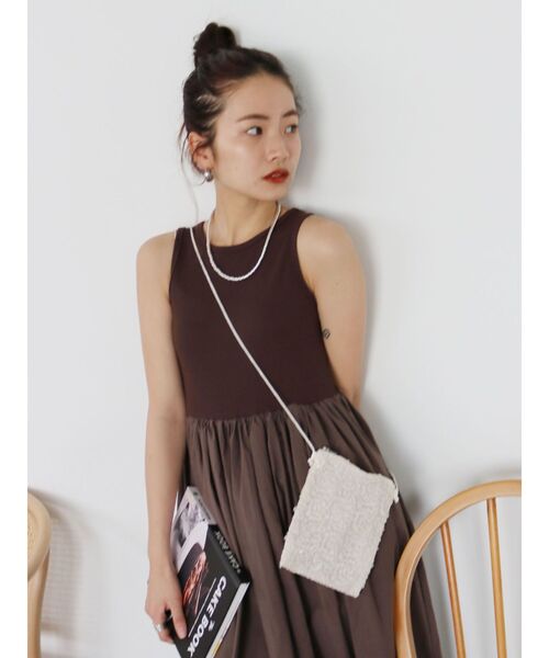 Ungrid（アングリッド）の「スパンコールショルダーバッグ（ショルダーバッグ・レディース・オフホワイト/ブラック・FREE）」の7枚目の写真