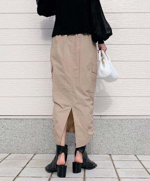 Q（キュー）の「ドロストミリタリーナロースカート（スカート・レディース・カーキ/ベージュ・MEDIUM）」の7枚目の写真