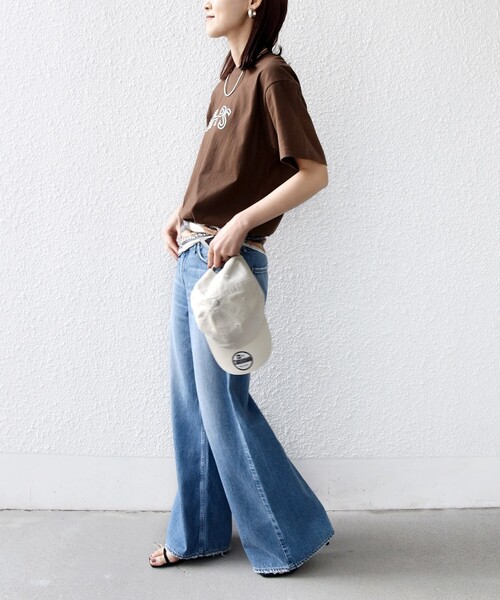 SHIPS(シップス)の「【累計販売数9万枚突破!!】【WEB限定】 SHIPS ラウンド プリント ロゴ TEE(Tシャツ/カットソー・レディース・ホワイト/ブラック/ライトホワイト/ネイビー/ダークブルー/ブラック系/シルバーグレー/ホワイト系/ブラック系1/ライトグレー/ライトブルー/ピンク/ブルー系/ブラウン・SMALL/MEDIUM/LARGE)」の15枚目の写真
