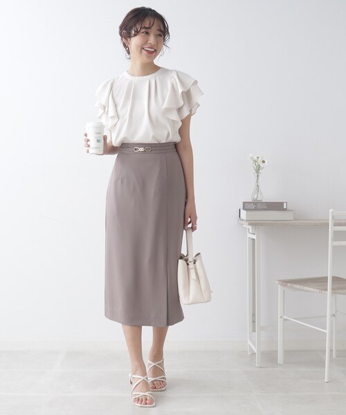 couture brooch（クチュールブローチ）の「◆【前後2WAY/一枚で華やかに決まる。】リネンライクラッフルブラウス（シャツ/ブラウス・レディース・ネイビー/ピンク系/アイボリー・36/38/40/42）」の17枚目の写真