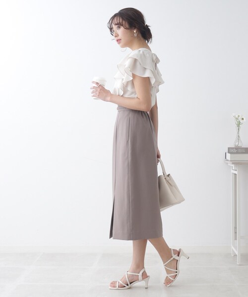 couture brooch（クチュールブローチ）の「◆【前後2WAY/一枚で華やかに決まる。】リネンライクラッフルブラウス（シャツ/ブラウス・レディース・ネイビー/ピンク系/アイボリー・36/38/40/42）」の8枚目の写真