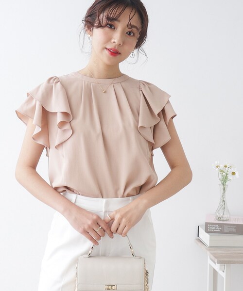 couture brooch（クチュールブローチ）の「◆【前後2WAY/一枚で華やかに決まる。】リネンライクラッフルブラウス（シャツ/ブラウス・レディース・ネイビー/ピンク系/アイボリー・36/38/40/42）」の10枚目の写真