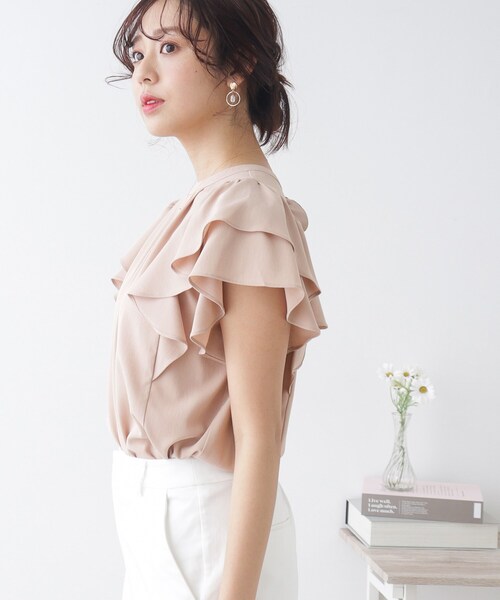 couture brooch（クチュールブローチ）の「◆【前後2WAY/一枚で華やかに決まる。】リネンライクラッフルブラウス（シャツ/ブラウス・レディース・ネイビー/ピンク系/アイボリー・36/38/40/42）」の15枚目の写真