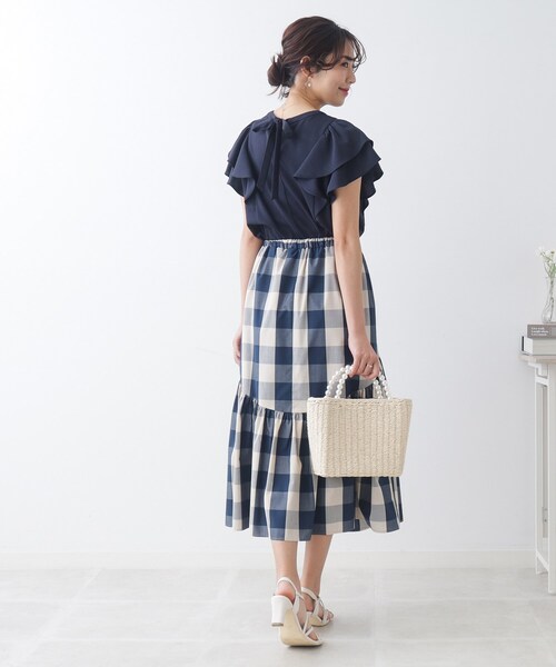 couture brooch（クチュールブローチ）の「◆【前後2WAY/一枚で華やかに決まる。】リネンライクラッフルブラウス（シャツ/ブラウス・レディース・ネイビー/ピンク系/アイボリー・36/38/40/42）」の11枚目の写真