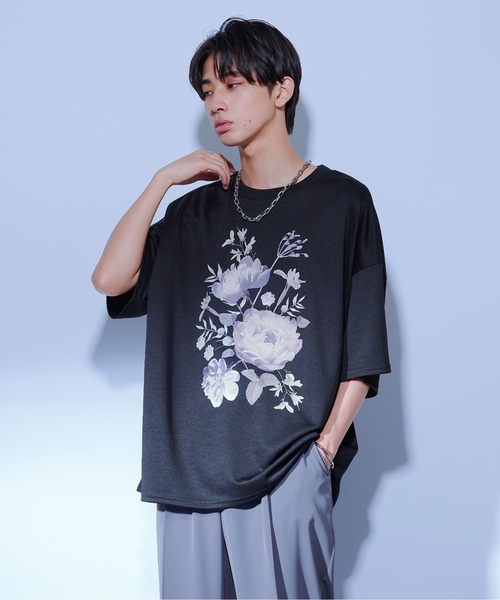 Ellno Loset（エルノロゼット）の「フラワープリントポンチT（T