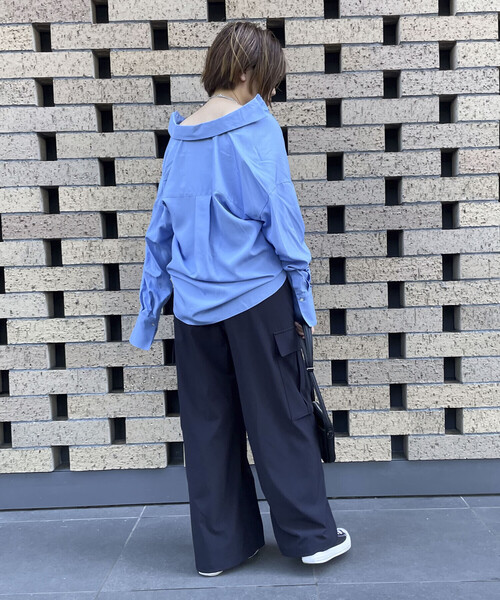 COMME CA ISM(コムサイズム)の「オーバーサイズ シャツ(シャツ/ブラウス・レディース・ブルー/オフホワイト/ライトグレー・LARGE/MEDIUM)」の20枚目の写真