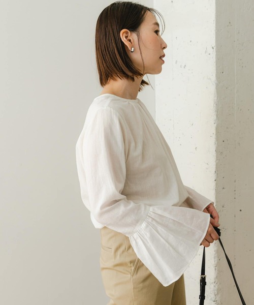 F by ROSSO（エフバイロッソ）の「F by ROSSO　ベルスリーブ2WAYブラウス（シャツ/ブラウス・レディース・オフホワイト/ブラック/ベージュ・FREE）」の5枚目の写真