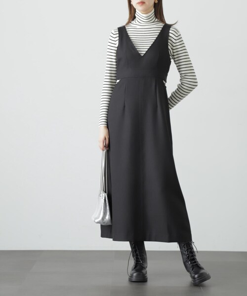 FREE'S MART（フリーズマート）の「◆カットアウトＶネックジャンパースカート（ワンピース・レディース・ブラック/ベージュ・MEDIUM/SMALL）」の5枚目の写真